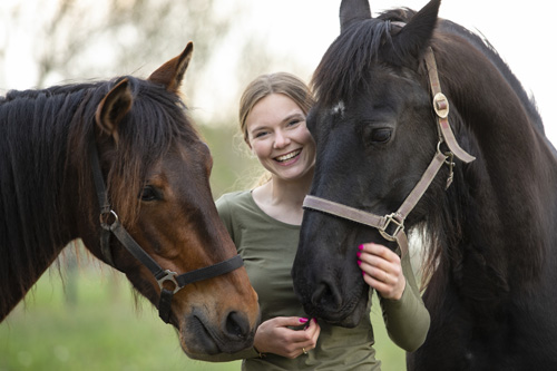 Anouk van Dijk Hartenpaarden