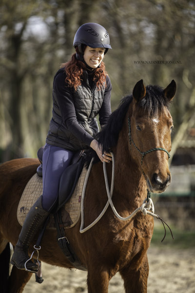 Eveline Esser jong paard starten