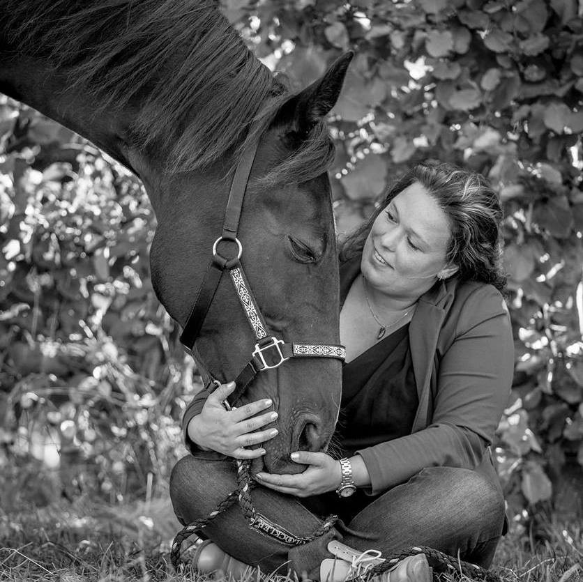 Fiona meilink Remedio, osteopathie voor paarden 